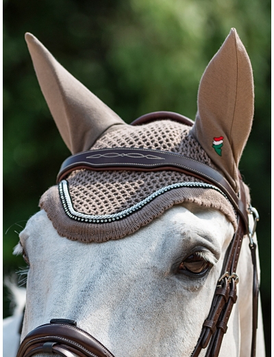 BROWN FLAT PADDED LEATHER BROWBAND WITH STITCHES AND WIDER SECTION
