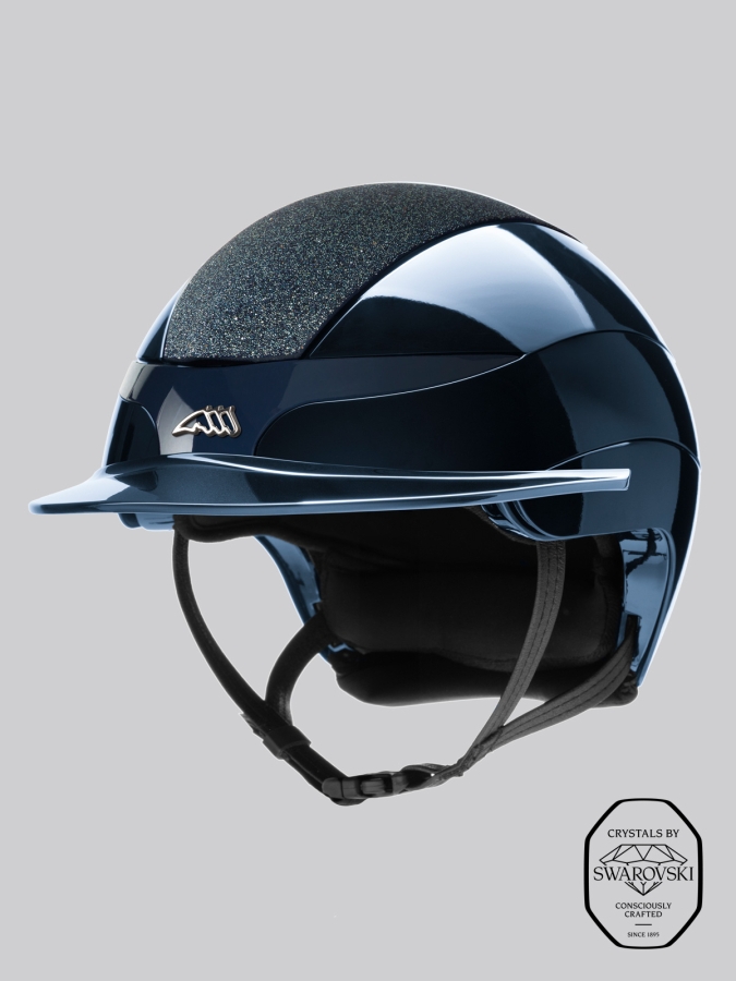 XANTO - Casque bleu brillant avec visi&egrave;re standard, dessus en Swarovski et logo.