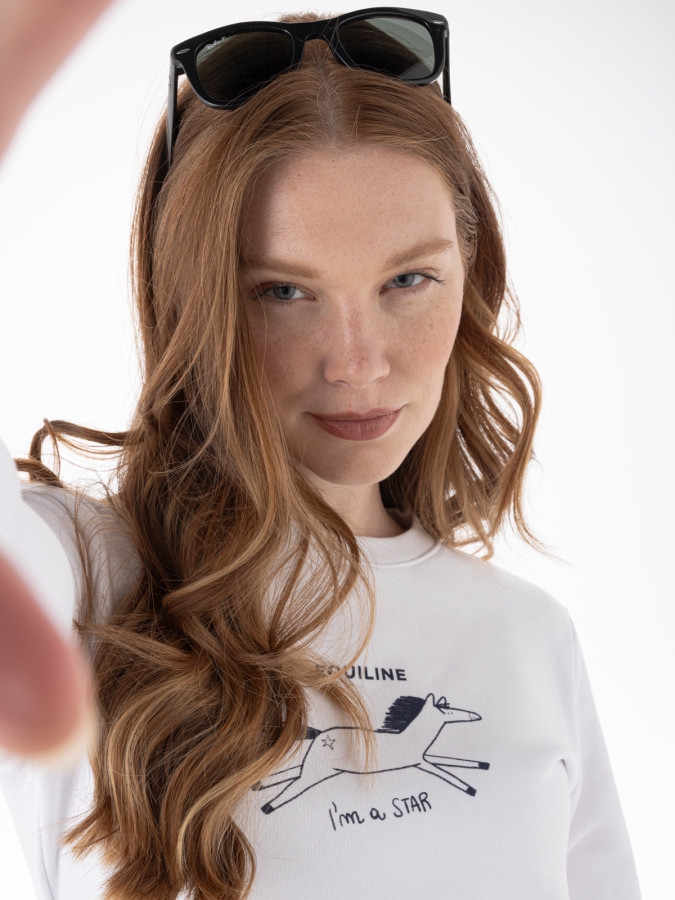 Felpa girocollo bianca da donna con grafica equestre